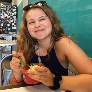 Meet your Posher, Lucia